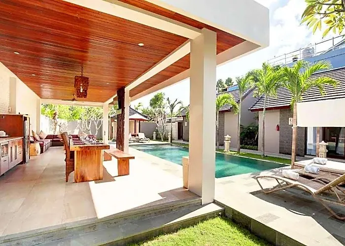 Entire 4 Bedroom Private Pool Rev34 ホテル ジンバラン
