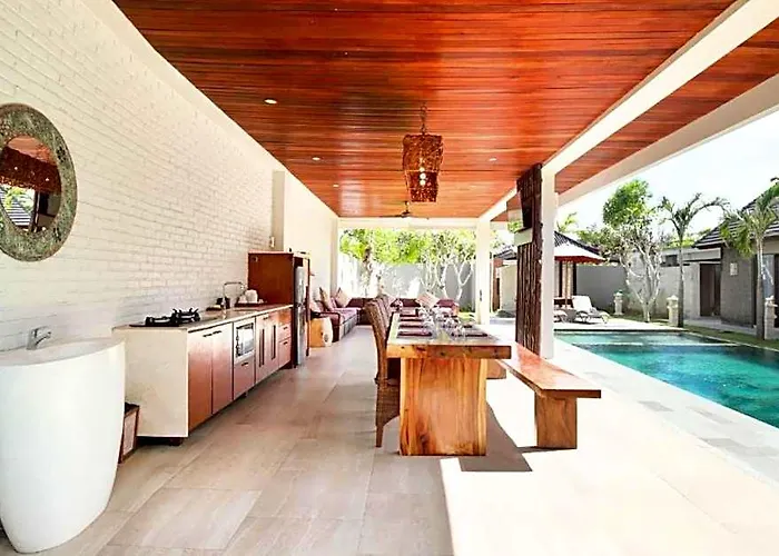 Entire 4 Bedroom Private Pool Rev34 ホテル ジンバラン