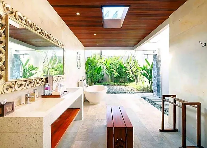 Entire 4 Bedroom Private Pool Rev34 ホテル ジンバラン